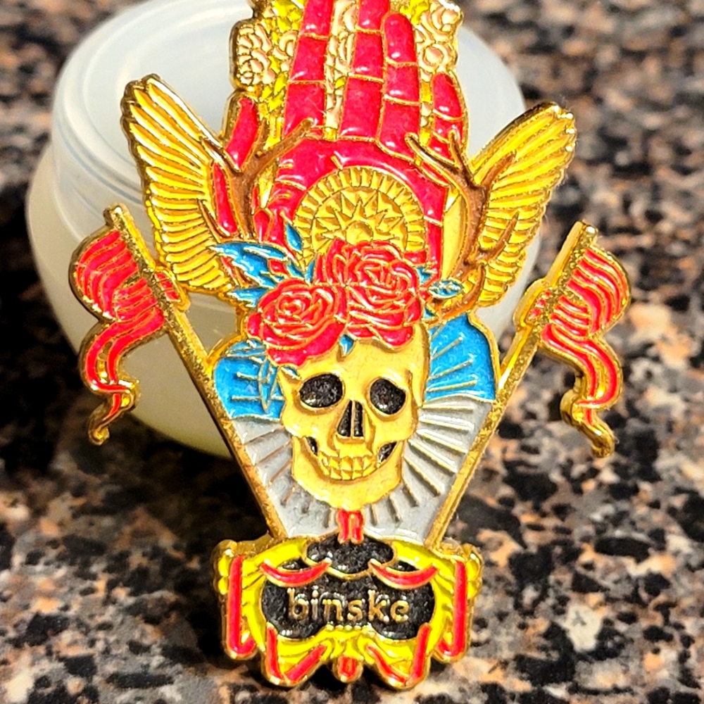 BINKSE Large Skull Pin
